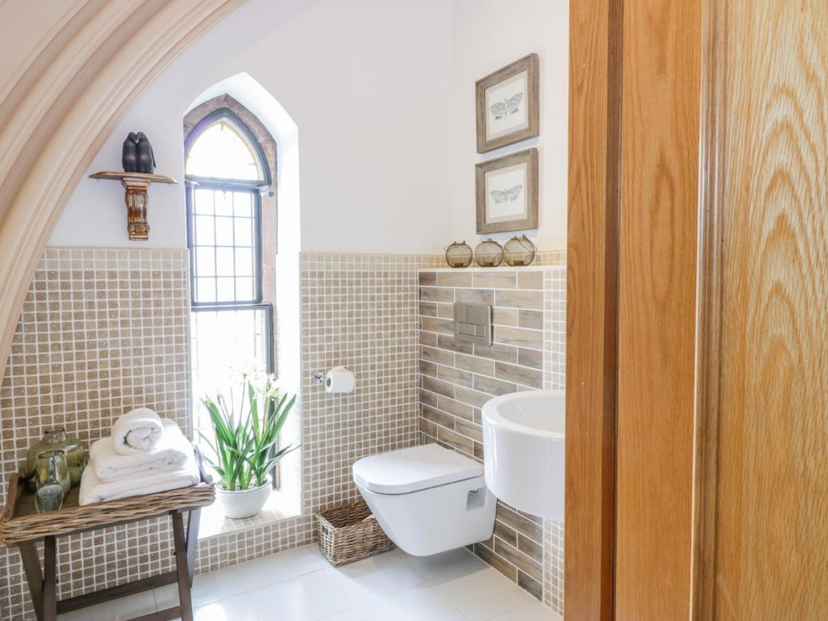 Penthouse St Mary'S Church 莫法特 外观 照片
