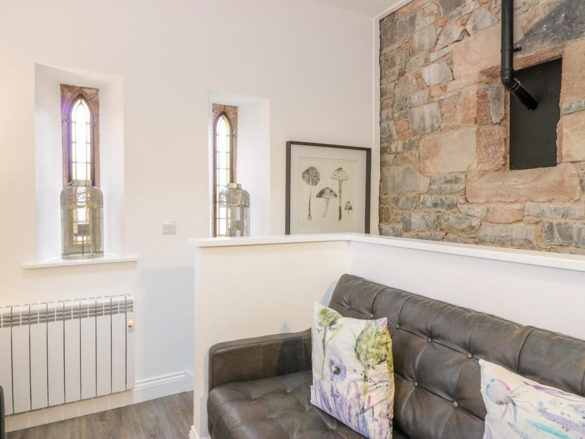 Penthouse St Mary'S Church 莫法特 外观 照片